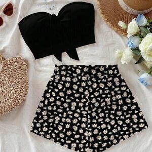 SHEIN Black High Waist Shorts with Daisy Print